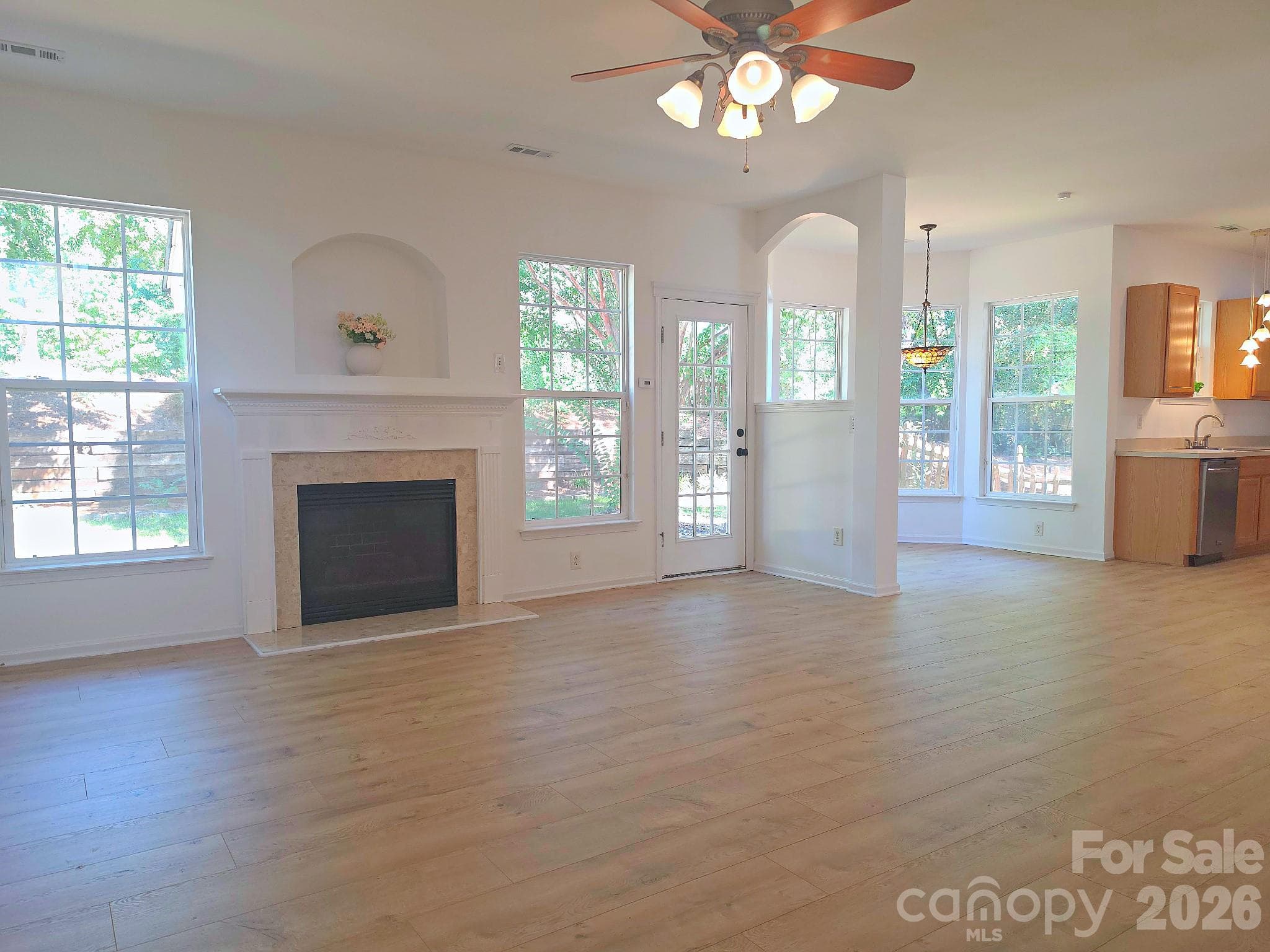 Single Family Residence at 5708 Falls Ridge Lane, Charlotte, photo 10 of 47