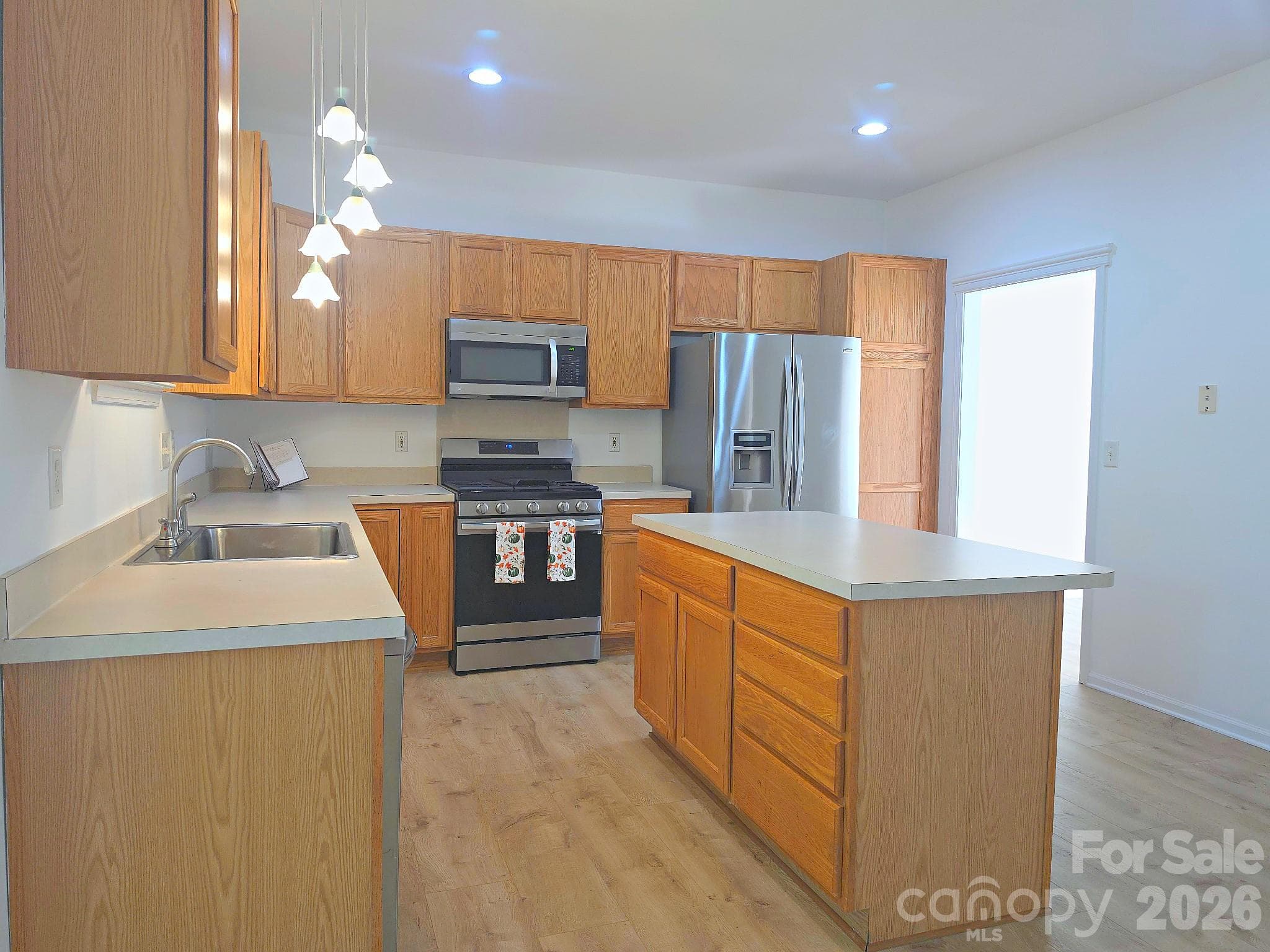 Single Family Residence at 5708 Falls Ridge Lane, Charlotte, photo 16 of 47