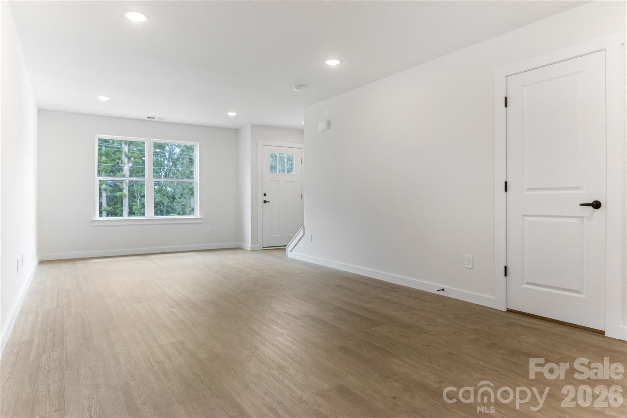 Duplex at 603-605 6th Avenue SW, Hickory, photo 7 of 17
