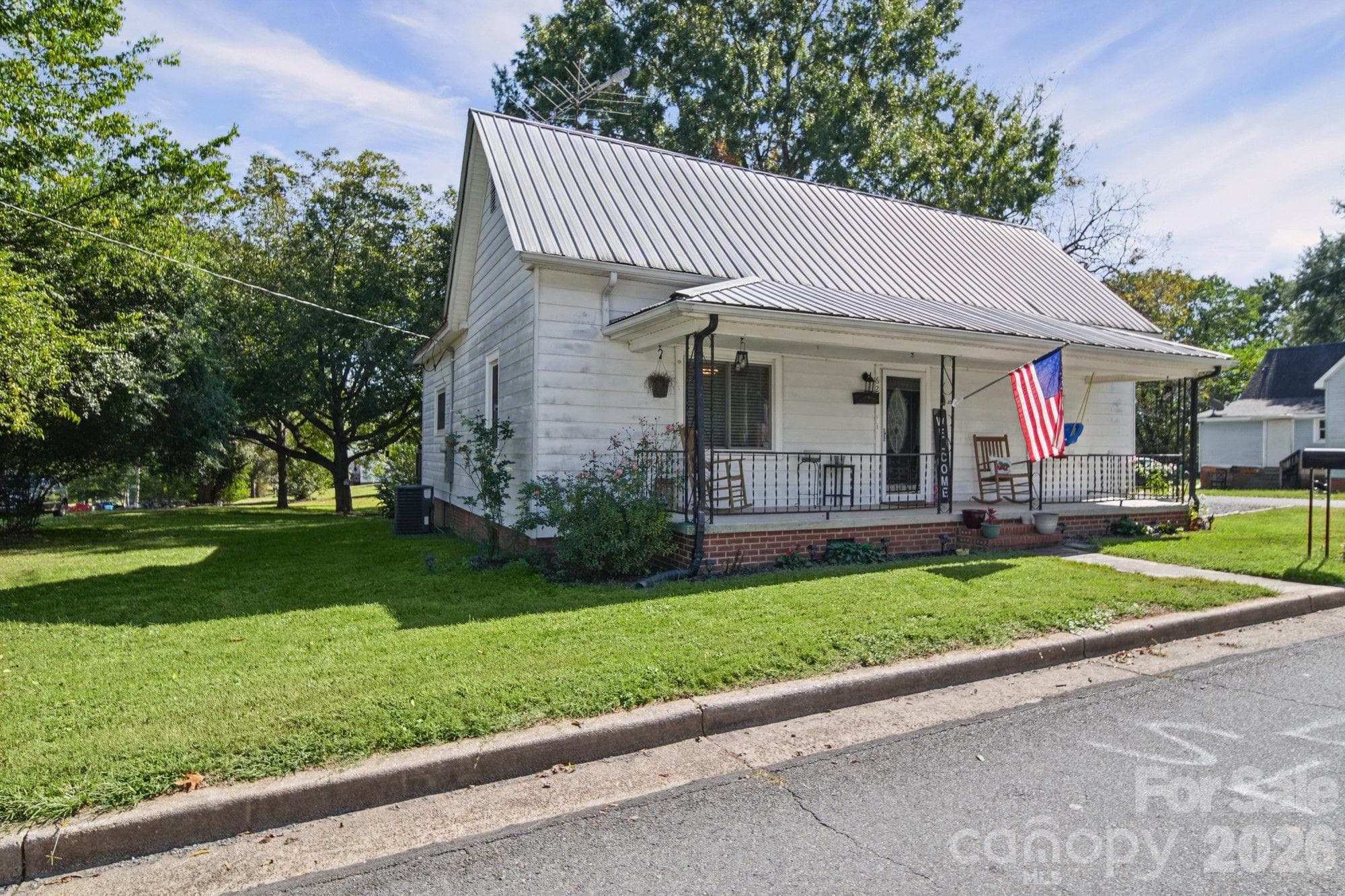 Single Family Residence at 626 Austin Street, Albemarle, photo 2 of 29