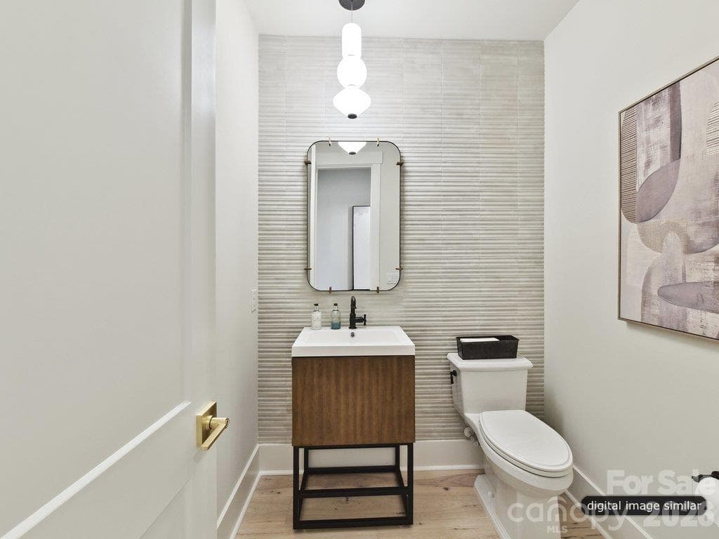 Downstairs Powder Room - 2804 Forest Lawn Drive, Weddington
