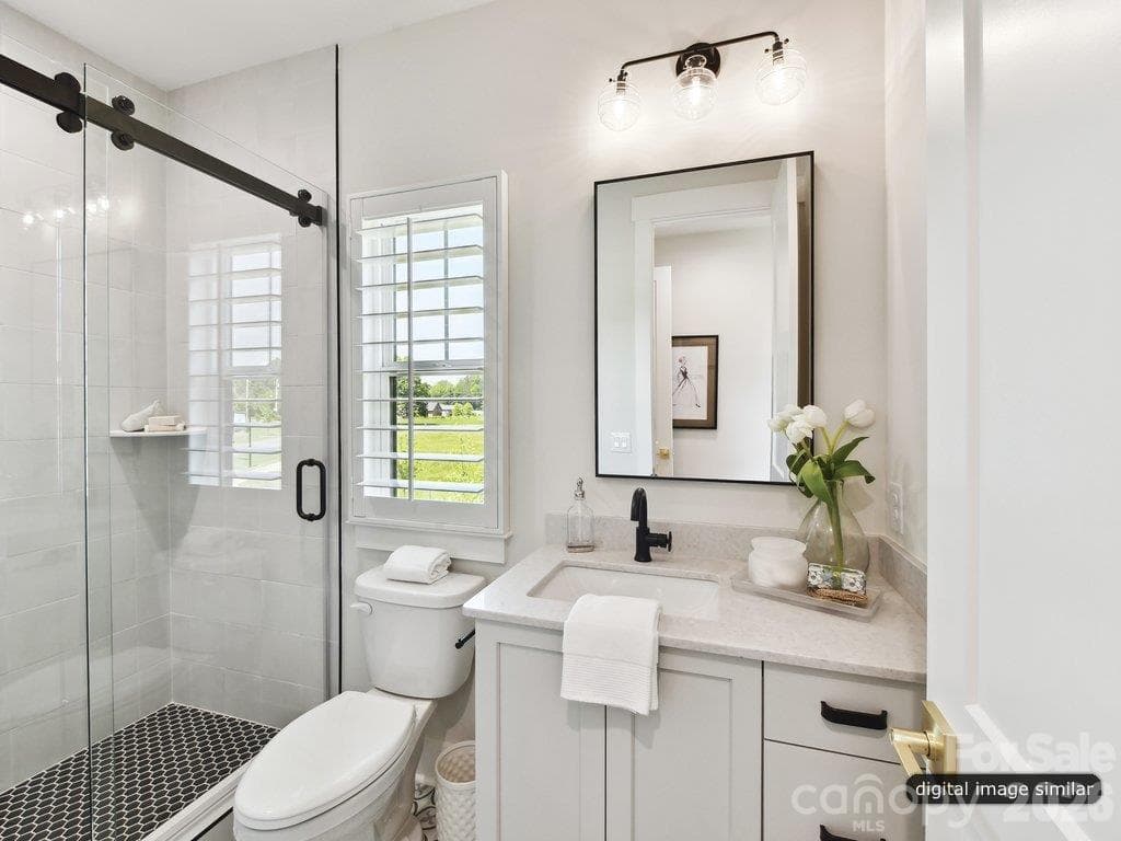 Ensuite Bathroom - 2804 Forest Lawn Drive, Weddington