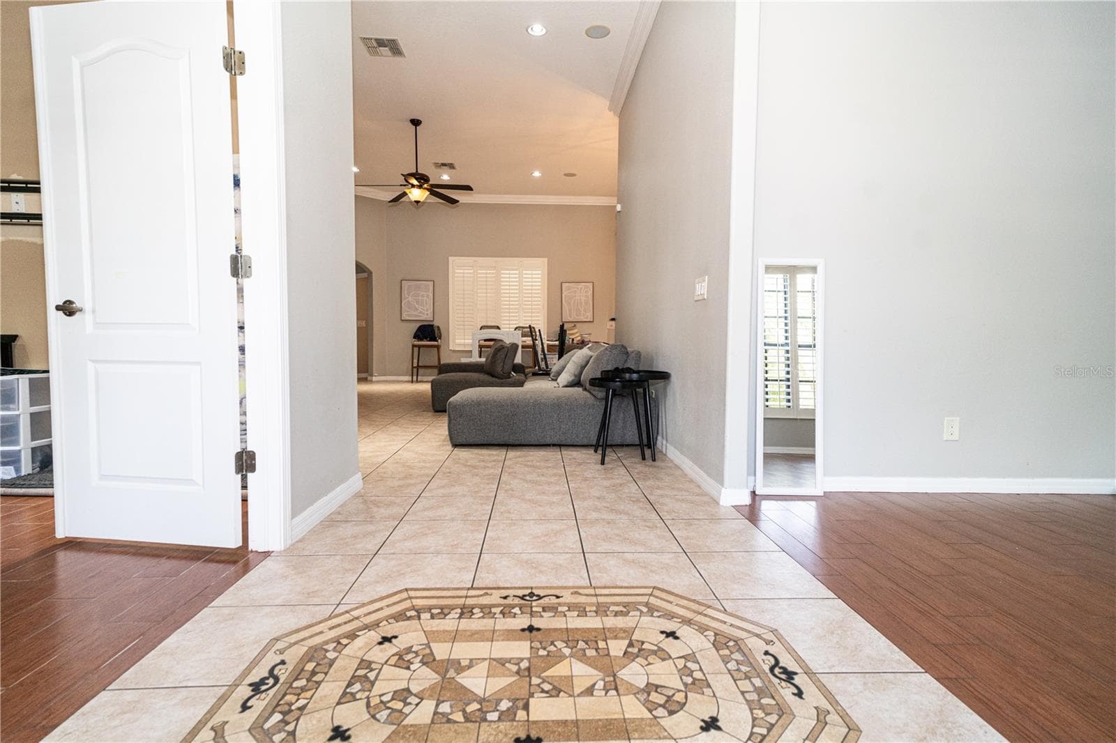 foyer - 15418 PRINCEWOOD LN, LAND O LAKES