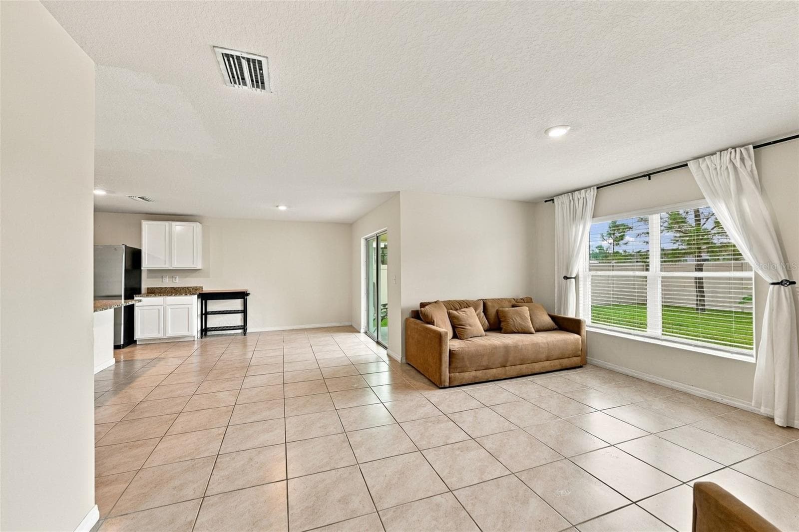 Single Family Residence at 7980 BROAD POINTE DR, ZEPHYRHILLS, photo 14 of 46