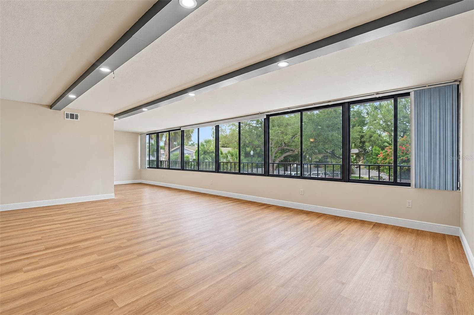 Condominium at 3211 W SWANN AVE #203, TAMPA, photo 35 of 43