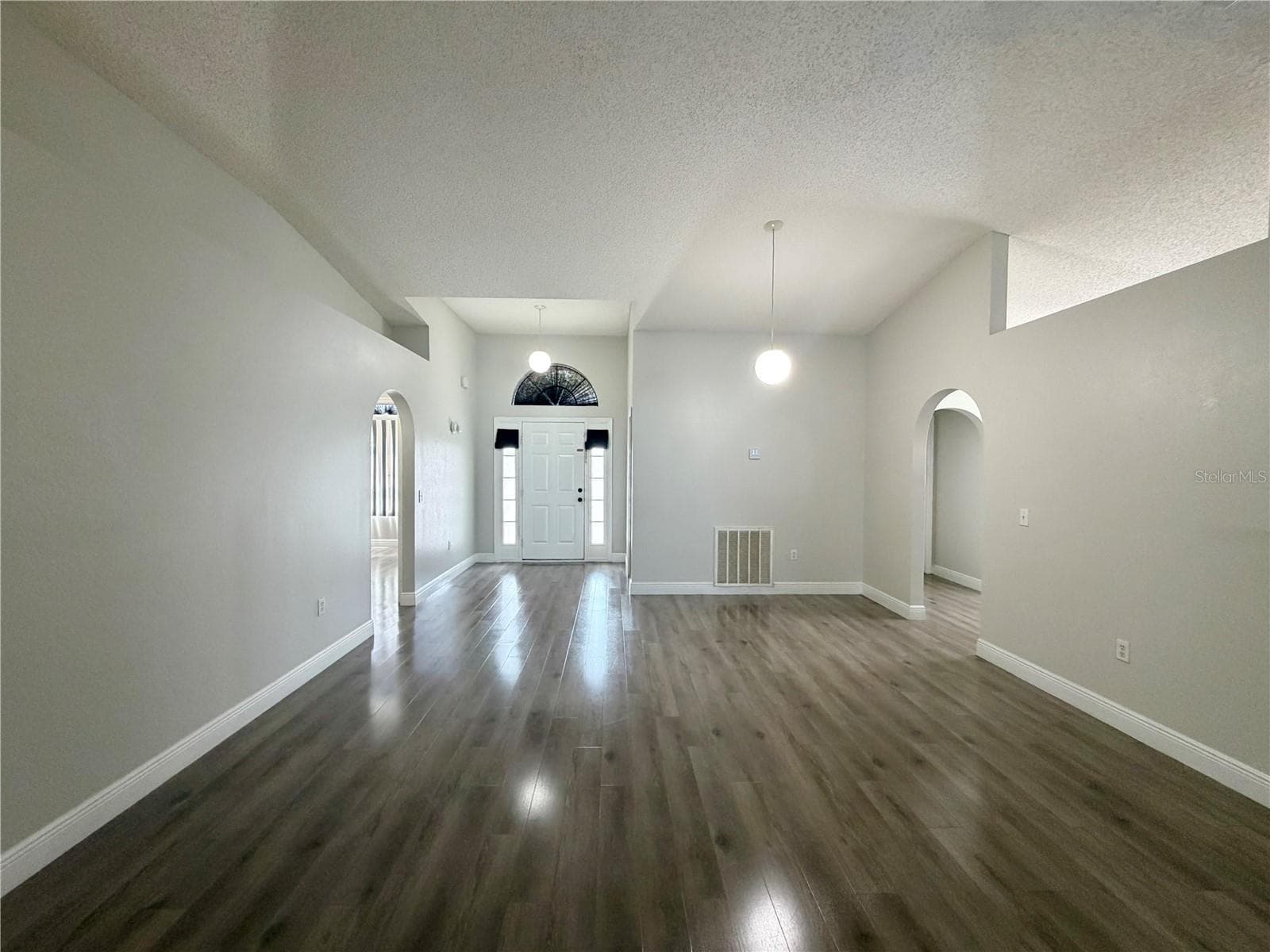Single Family Residence at 100 CIMARRON LN, POINCIANA, photo 7 of 40