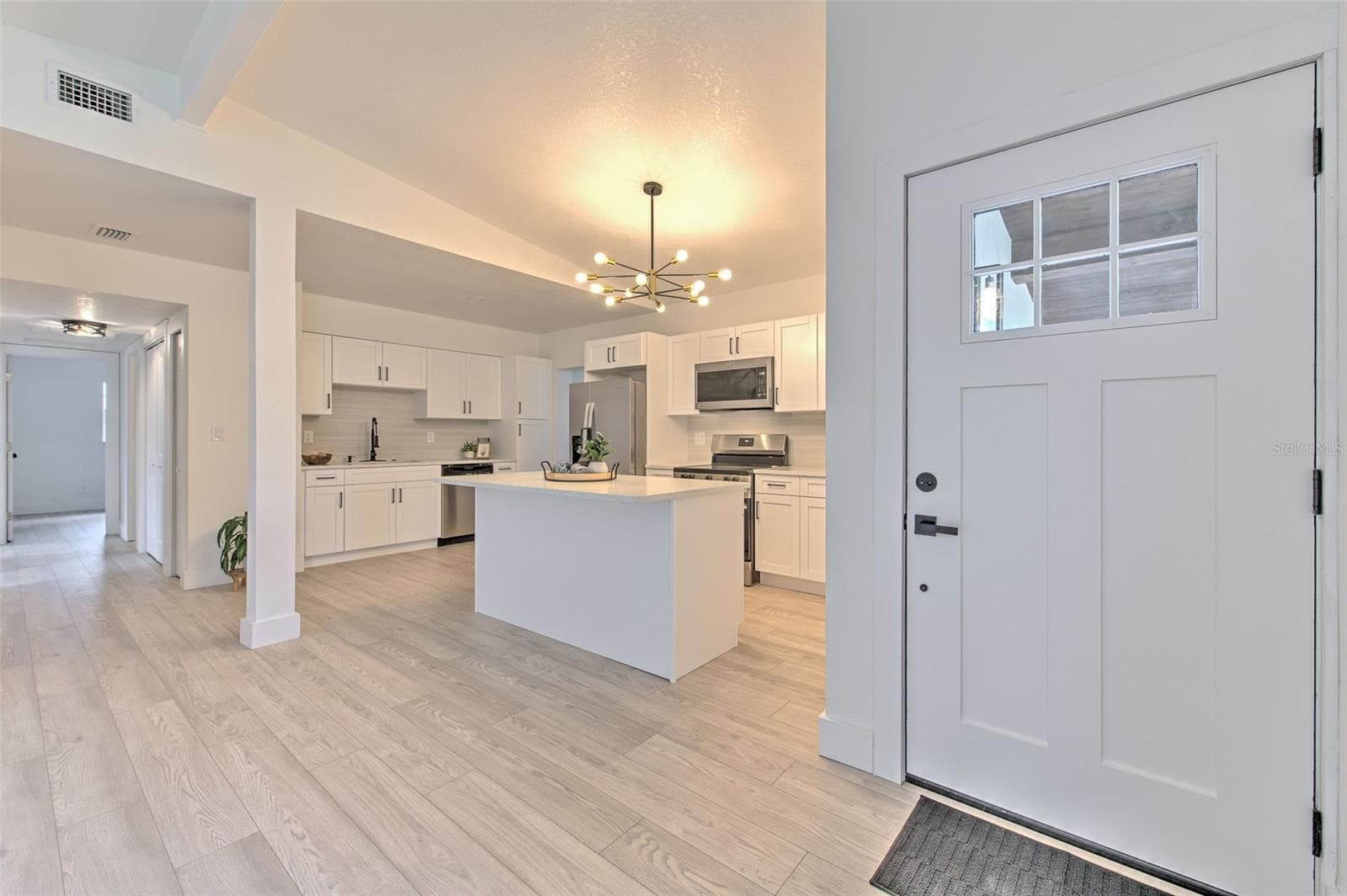 Single Family Residence at 507 SUTTON PL, BRANDON, photo 9 of 40