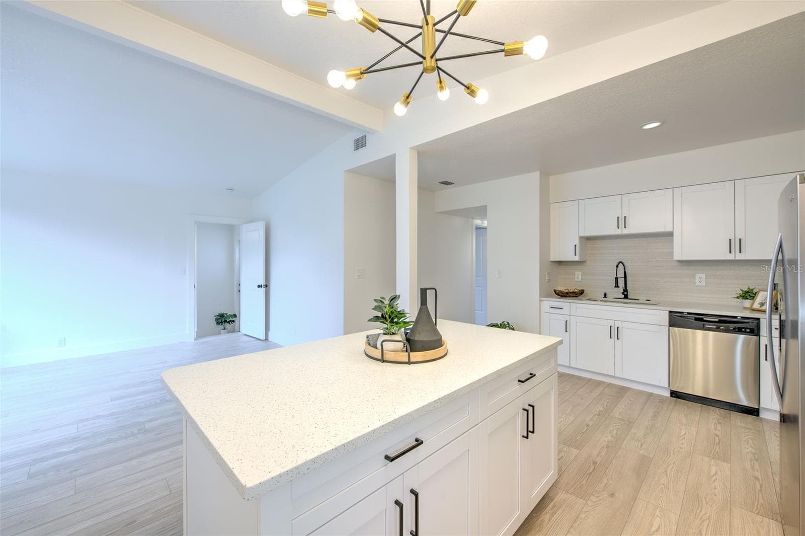 Single Family Residence at 507 SUTTON PL, BRANDON, photo 13 of 40