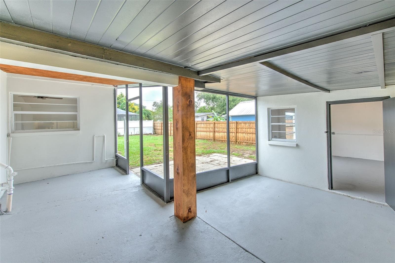Single Family Residence at 507 SUTTON PL, BRANDON, photo 36 of 40