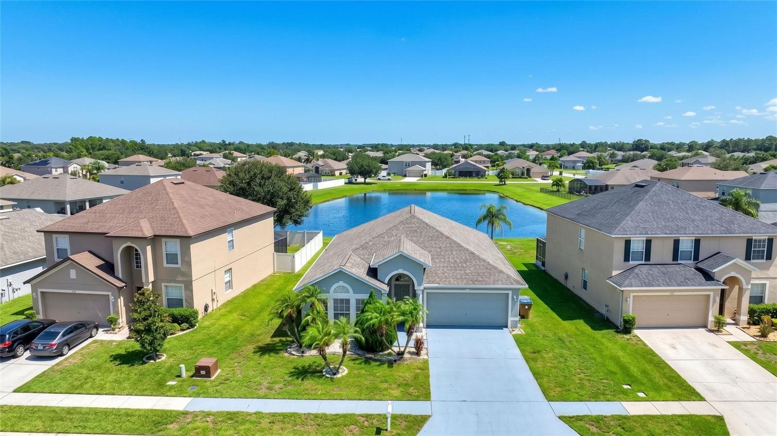 Single Family Residence at 2317 WALNUT CANYON DR, KISSIMMEE, photo 2 of 44