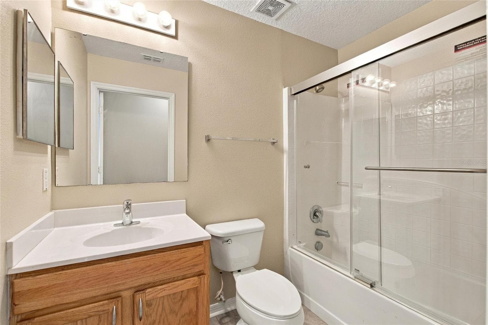Single Family Residence at 2317 WALNUT CANYON DR, KISSIMMEE, photo 10 of 44