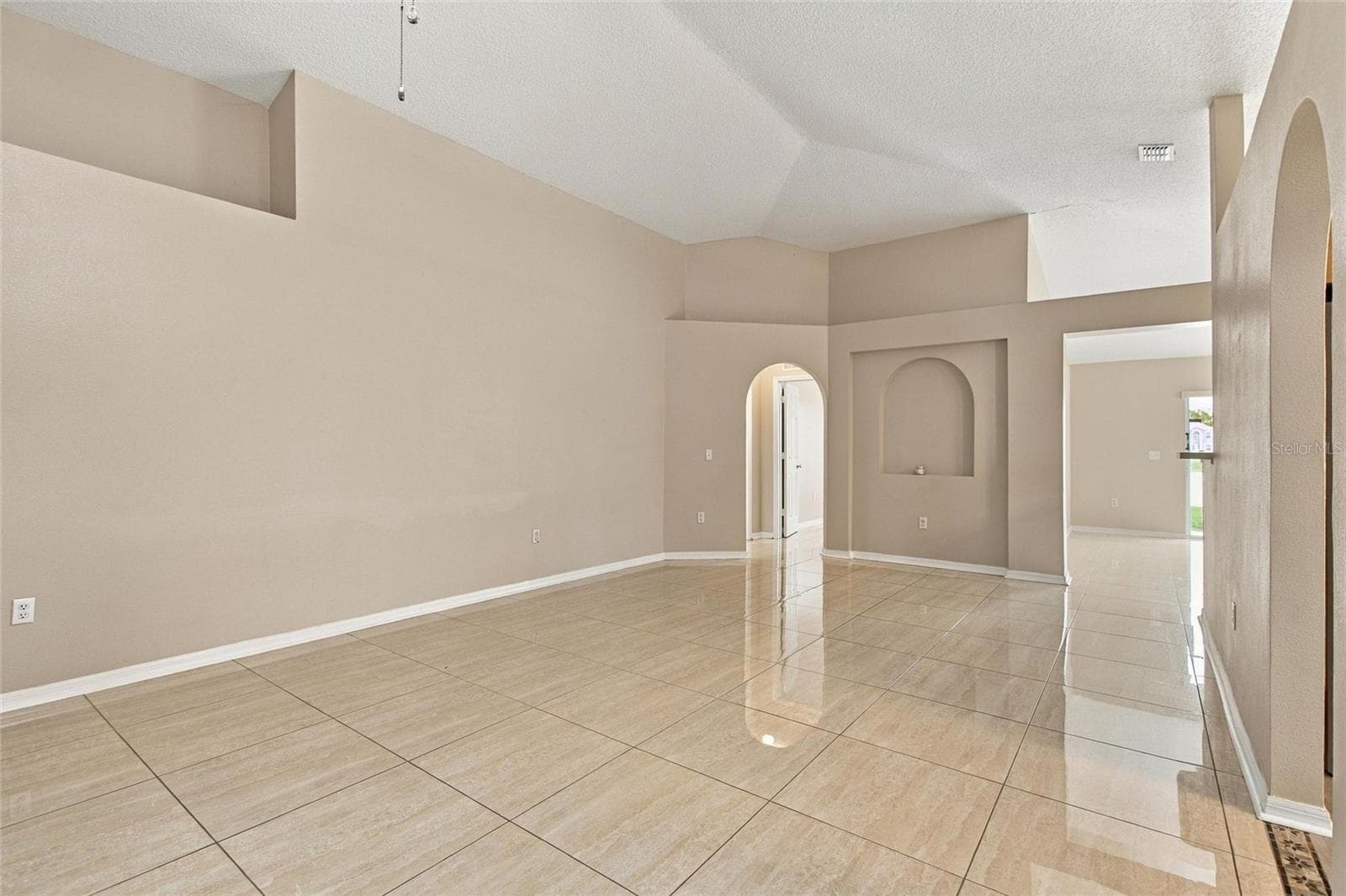 Single Family Residence at 2317 WALNUT CANYON DR, KISSIMMEE, photo 14 of 44