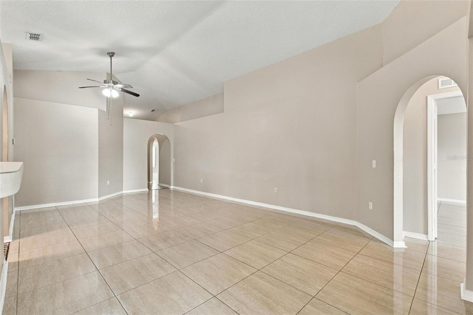 Single Family Residence at 2317 WALNUT CANYON DR, KISSIMMEE, photo 15 of 44