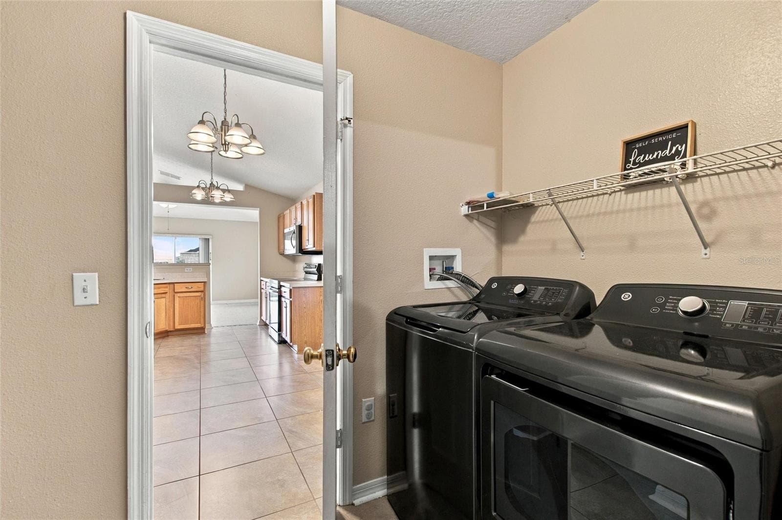 Single Family Residence at 2317 WALNUT CANYON DR, KISSIMMEE, photo 17 of 44