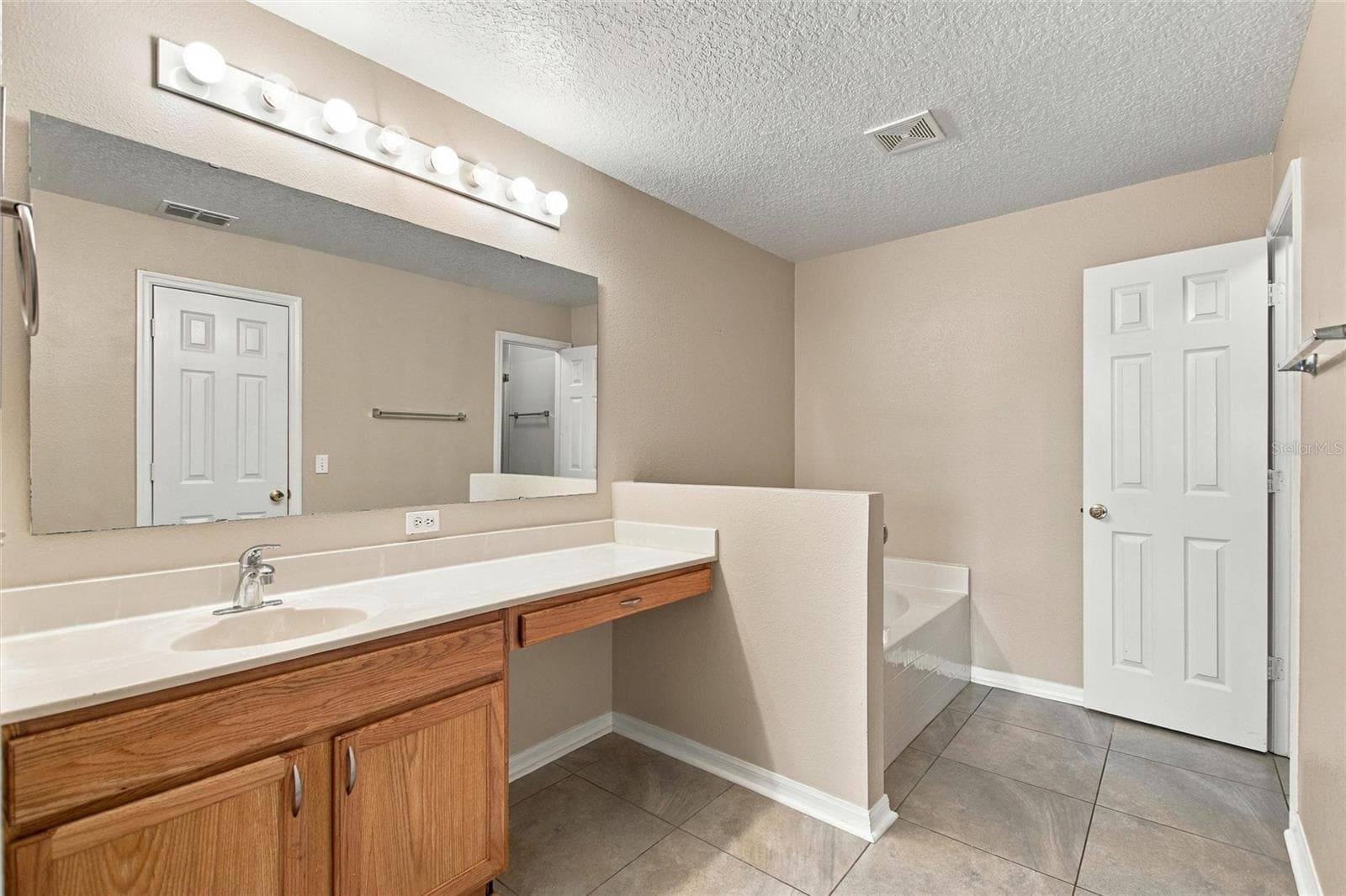 Single Family Residence at 2317 WALNUT CANYON DR, KISSIMMEE, photo 31 of 44