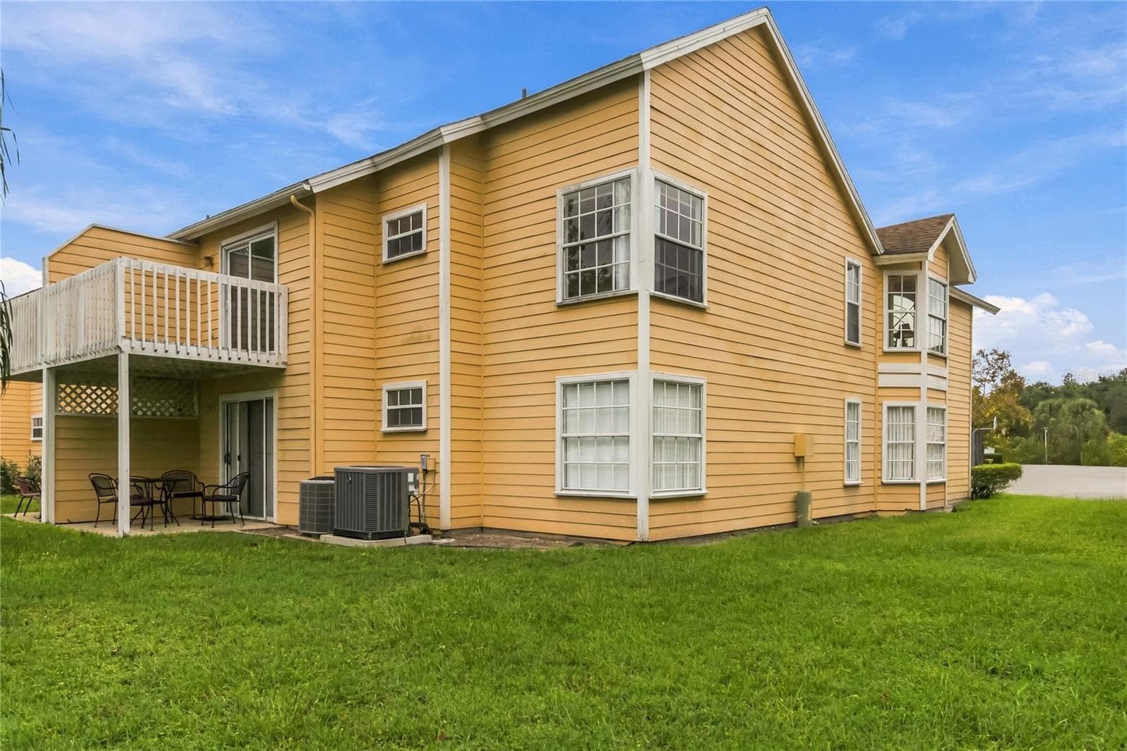 corner unit 2nd floor - 2478 SWEETWATER CLUB CIR #92, KISSIMMEE