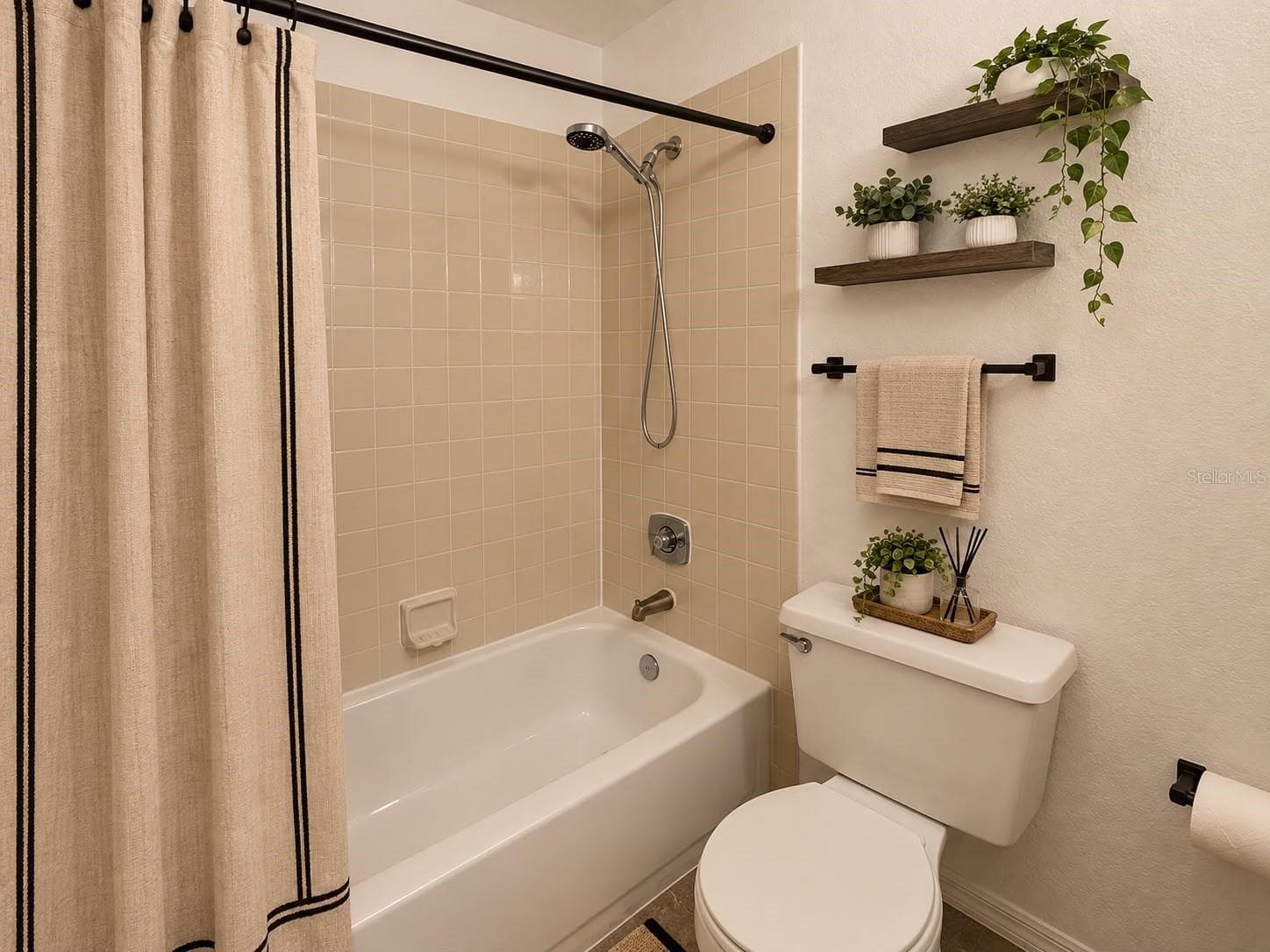 Stage Primary Bathroom - 1037 S HIAWASSEE RD #2824, ORLANDO