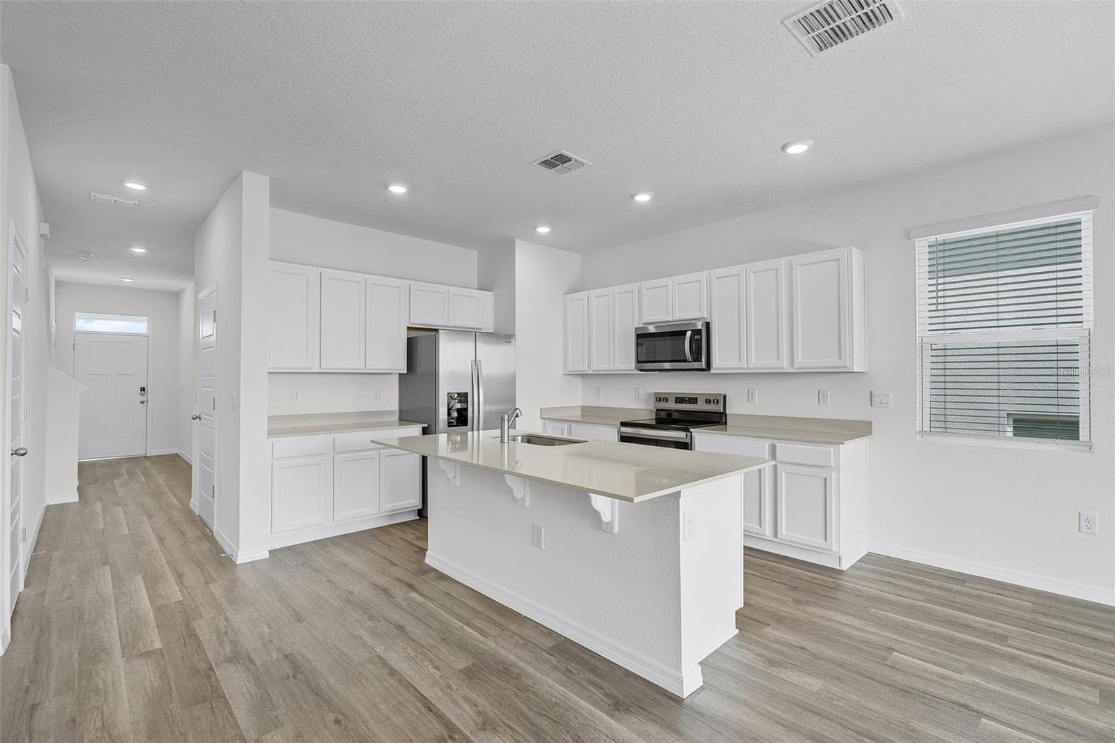 Townhouse at 1821 WOODEN ST, DAVENPORT, photo 6 of 32