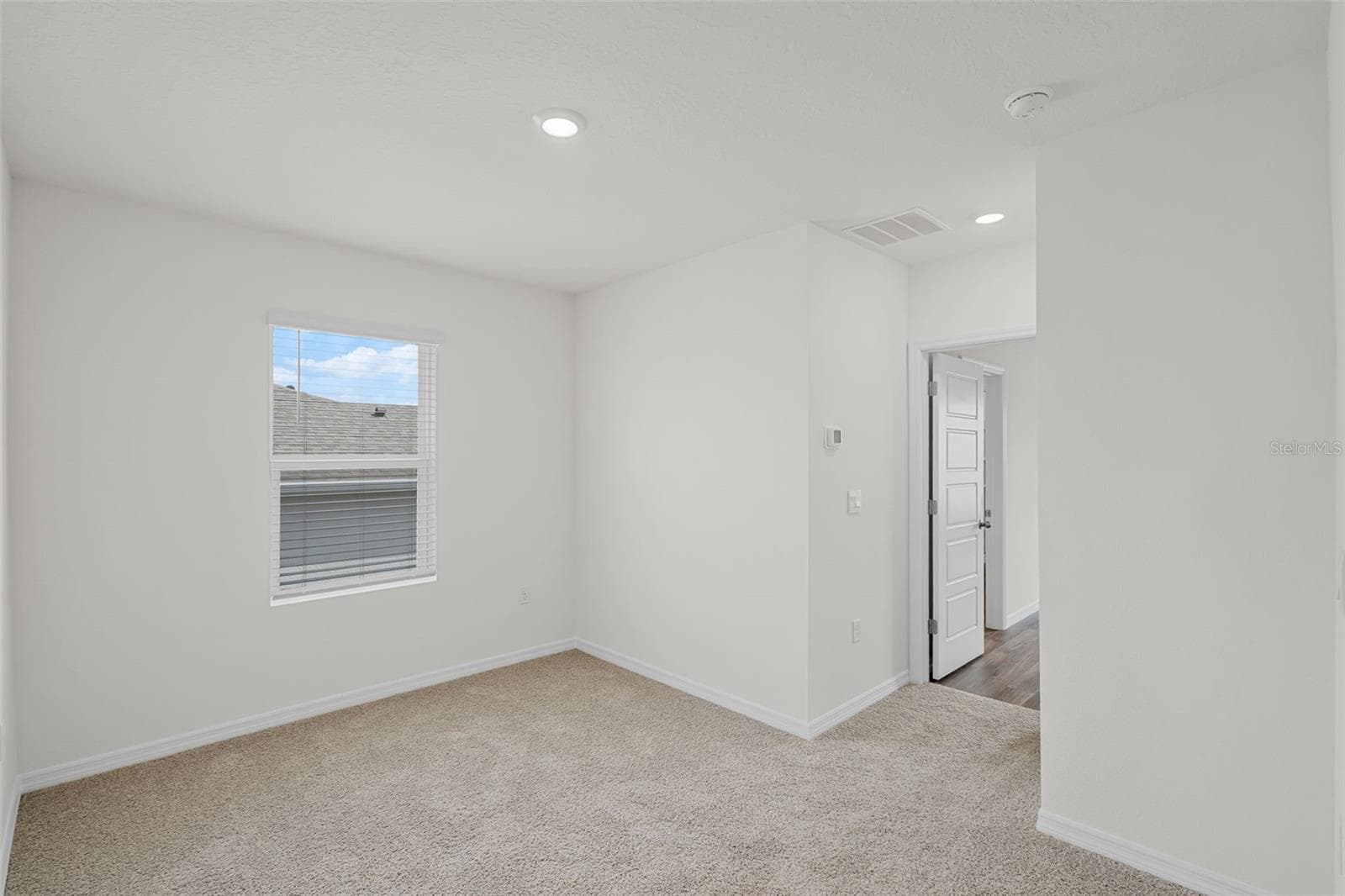 Townhouse at 1821 WOODEN ST, DAVENPORT, photo 21 of 32
