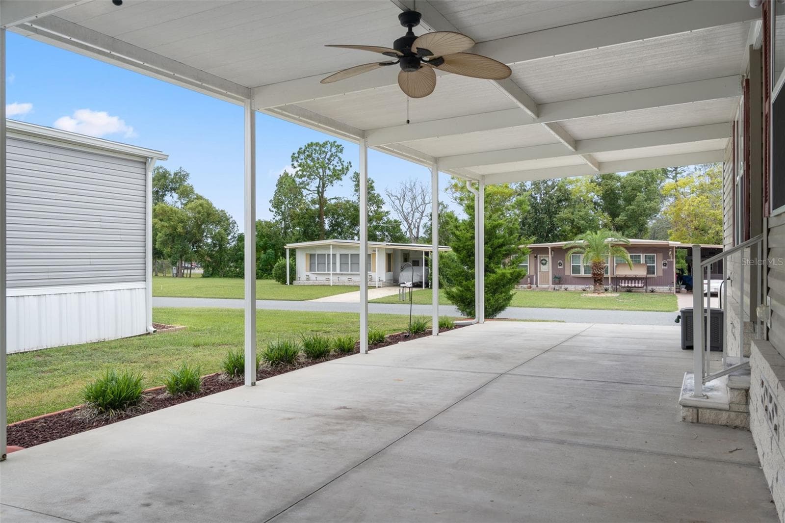 Manufactured Home at 7526 FAIRLANE AVE, BROOKSVILLE, photo 7 of 52