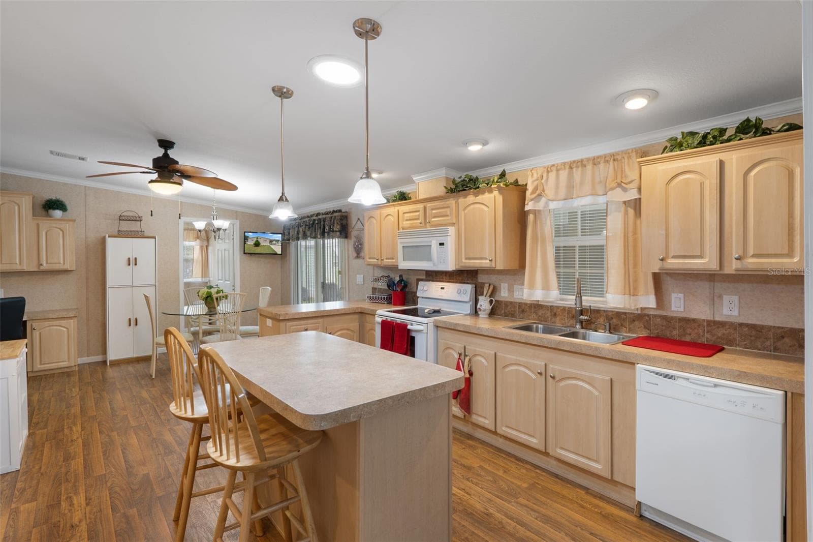 Manufactured Home at 7526 FAIRLANE AVE, BROOKSVILLE, photo 15 of 52
