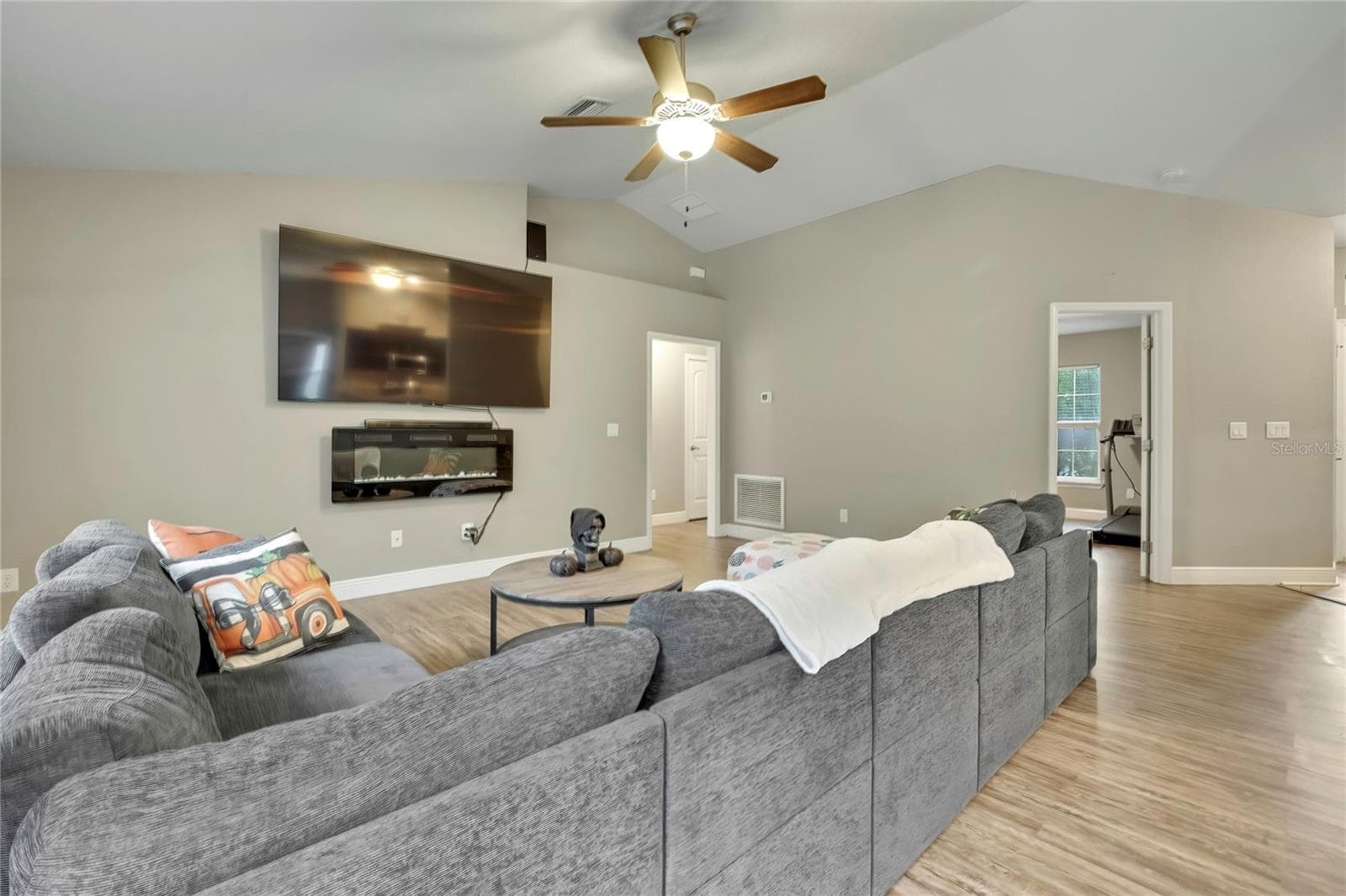 Single Family Residence at 12342 QUIGLEY AVE, WEEKI WACHEE, photo 5 of 30