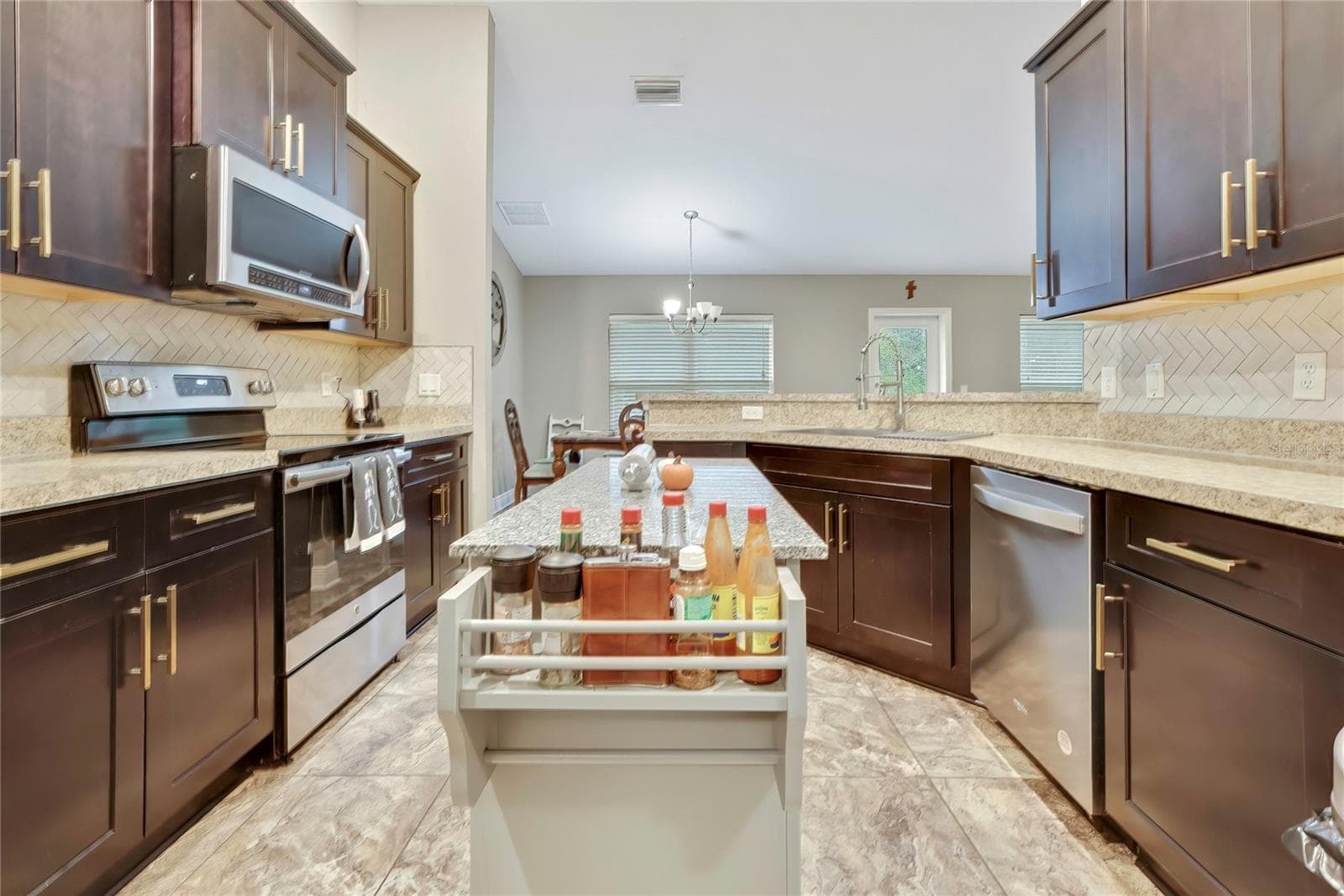 Single Family Residence at 12342 QUIGLEY AVE, WEEKI WACHEE, photo 11 of 30