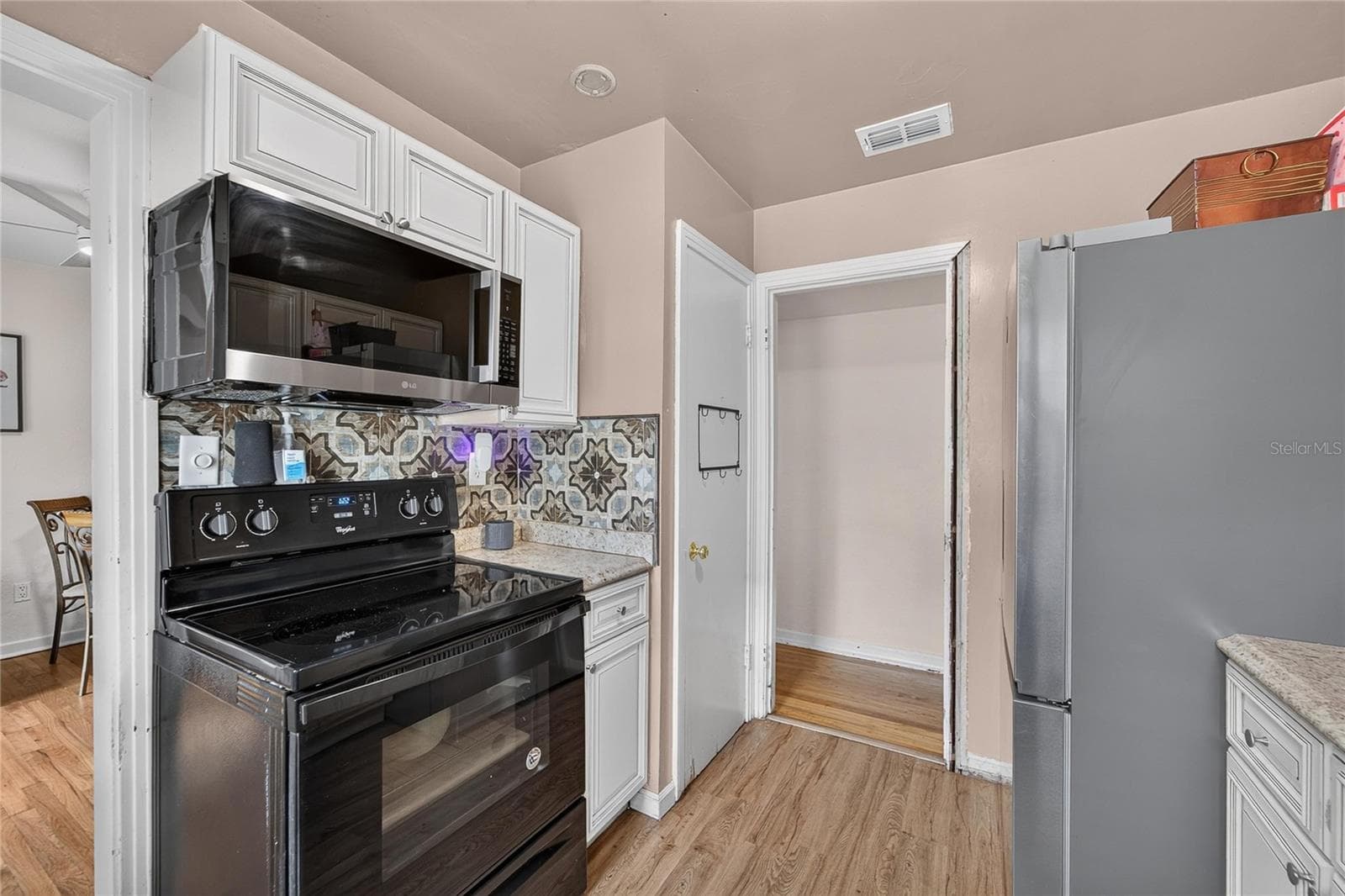 Single Family Residence at 627 HOLLY PL, LAKELAND, photo 10 of 22