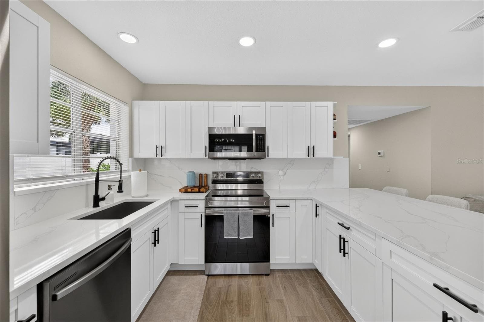 Single Family Residence at 2913 W ELROD AVE, TAMPA, photo 10 of 33