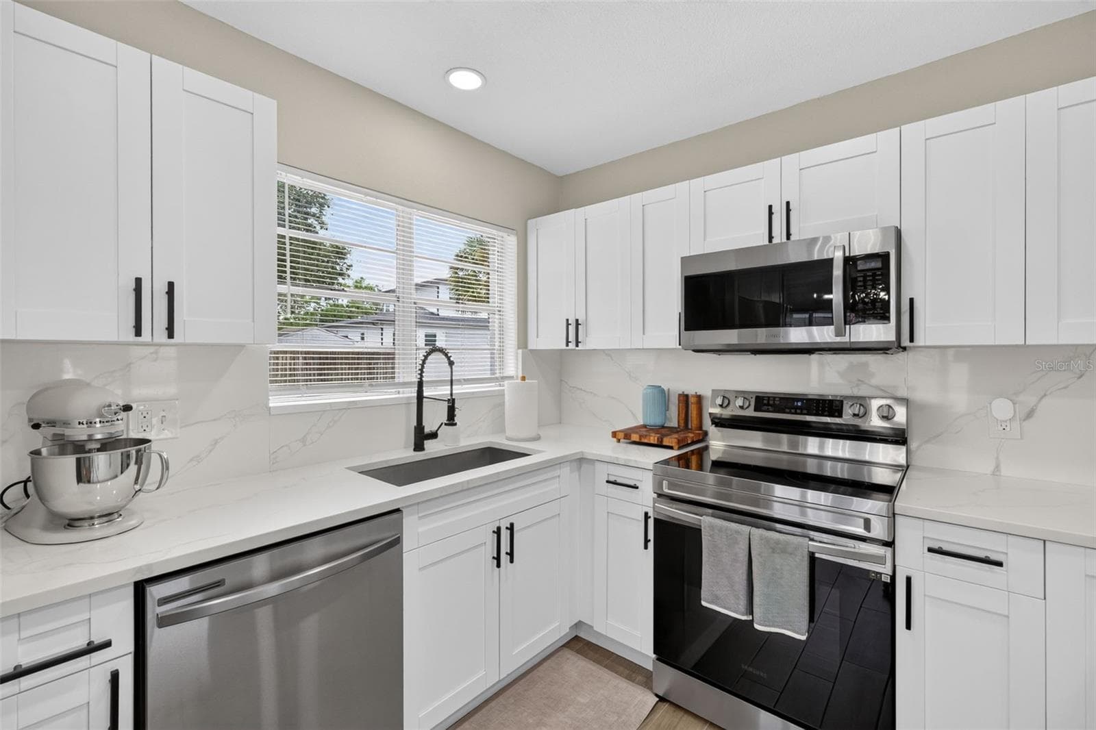 Single Family Residence at 2913 W ELROD AVE, TAMPA, photo 11 of 33