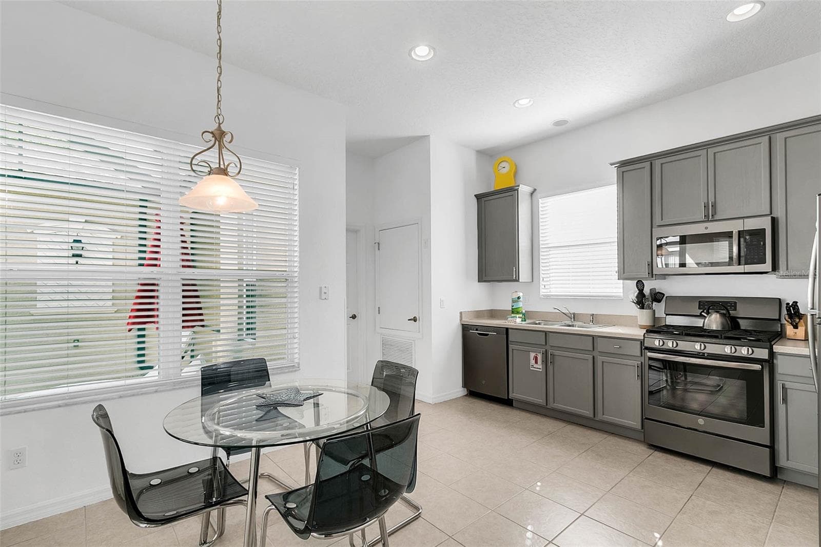Single Family Residence at 7403 VELLEUX ST, KISSIMMEE, photo 7 of 27