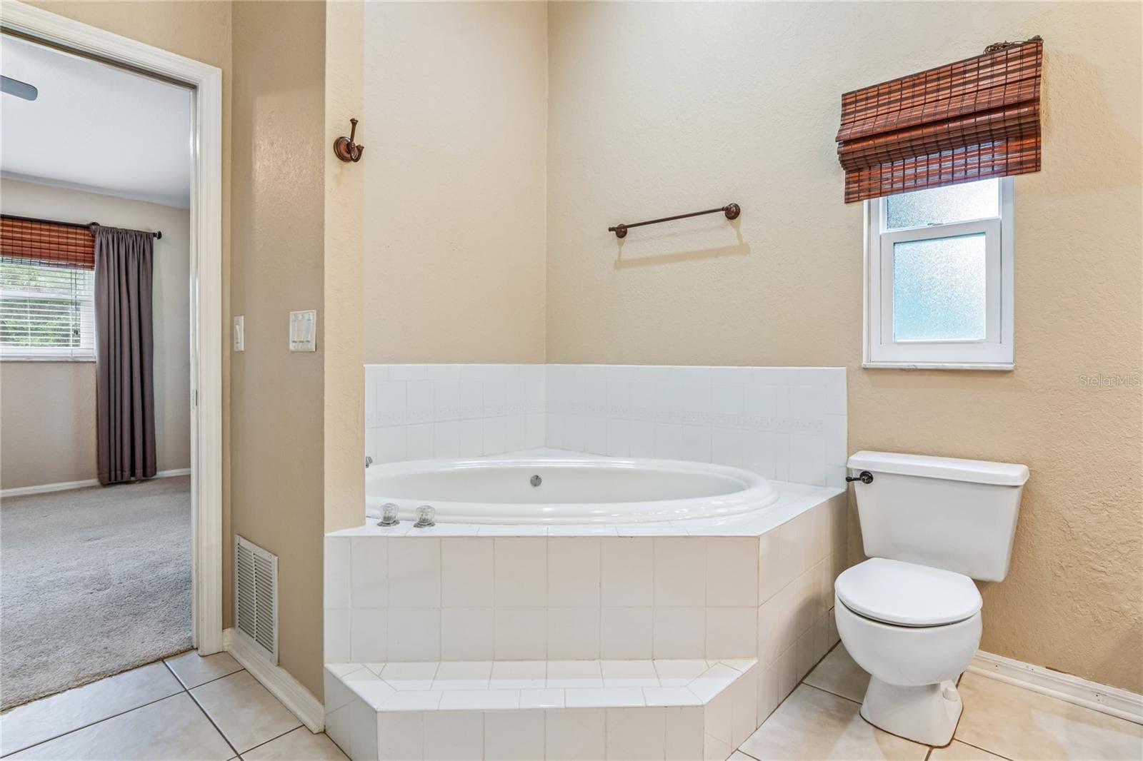 Garden/Soaking Tub - 14433 LINDEN DR, SPRING HILL