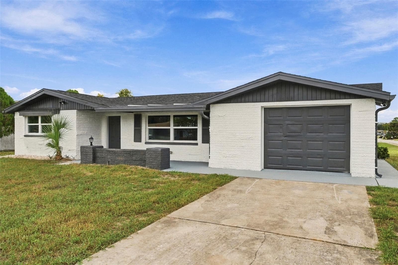 Single Family Residence at 10734 LEEDS RD, PORT RICHEY, photo 2 of 38