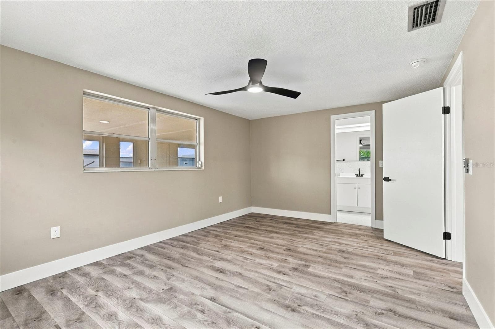 Single Family Residence at 10734 LEEDS RD, PORT RICHEY, photo 13 of 38