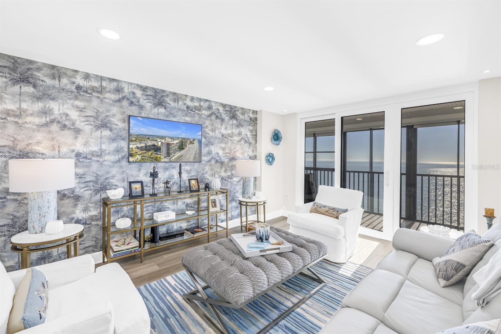 Family Room - 15462 GULF BLVD #1006, MADEIRA BEACH