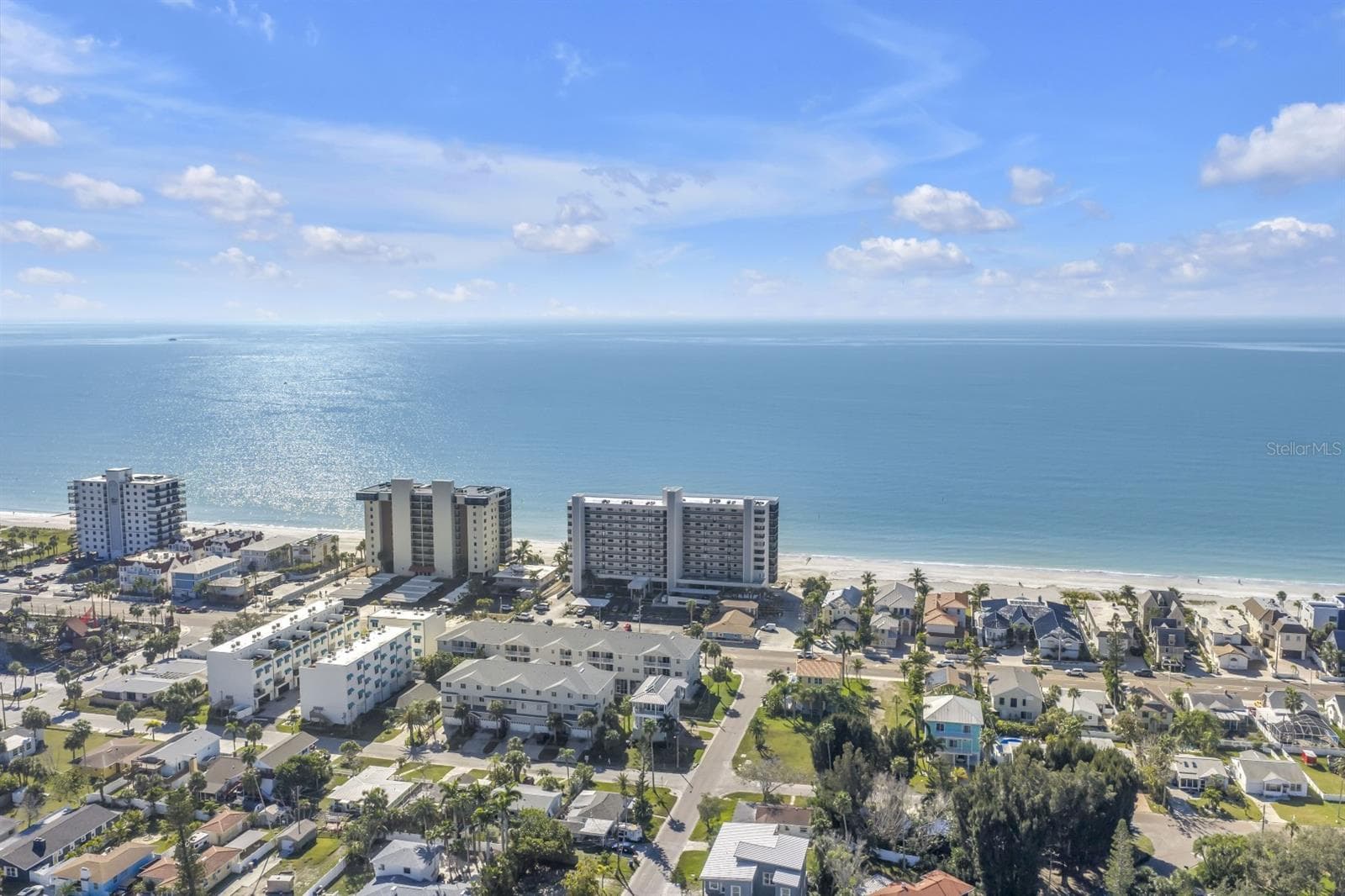North Penthouse Location Provides Pure Privacy - 15462 GULF BLVD #1006, MADEIRA BEACH