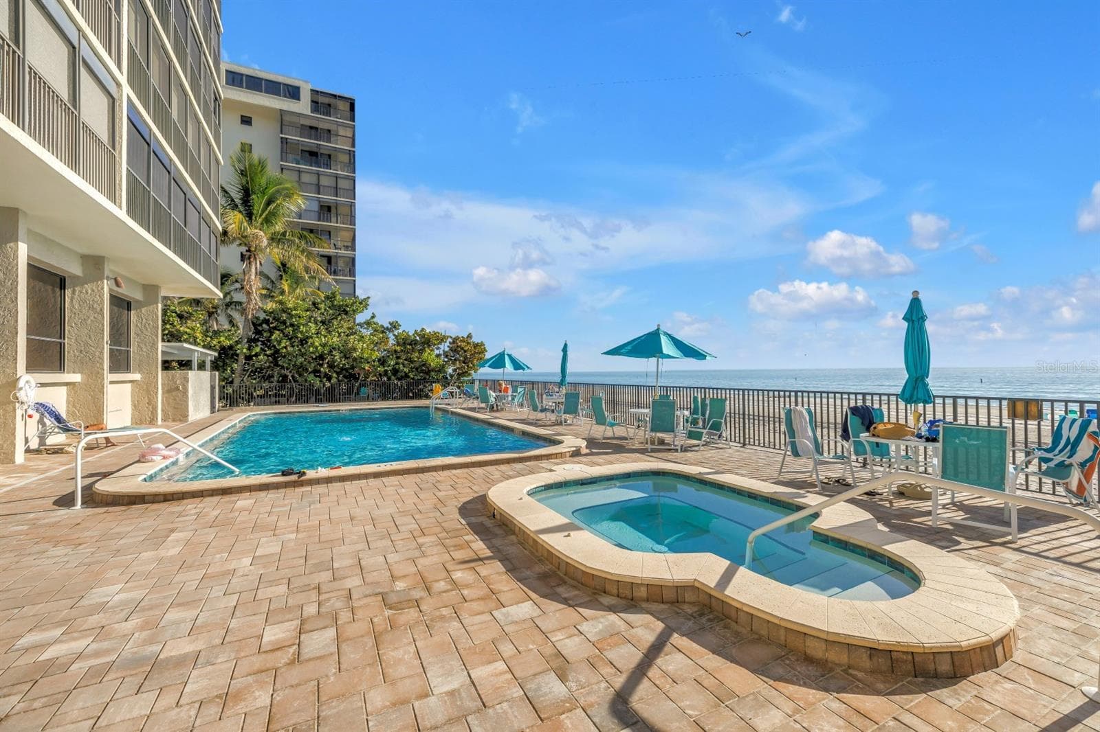 Heated Pool and Spa - 15462 GULF BLVD #1006, MADEIRA BEACH