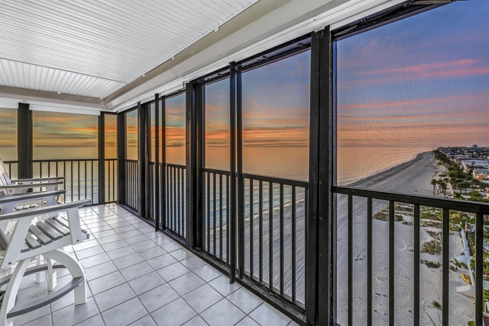 The Gulf, beautifully reimagined every night - 15462 GULF BLVD #1006, MADEIRA BEACH