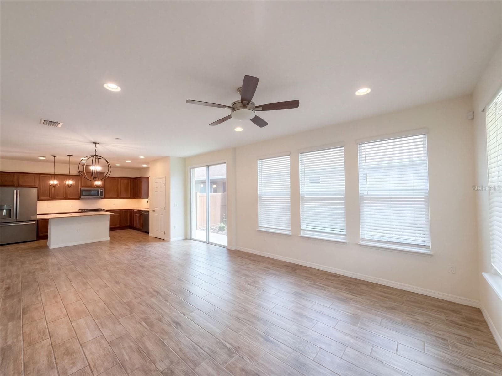 Single Family Residence at 394 ALCOVE DR, GROVELAND, photo 10 of 24