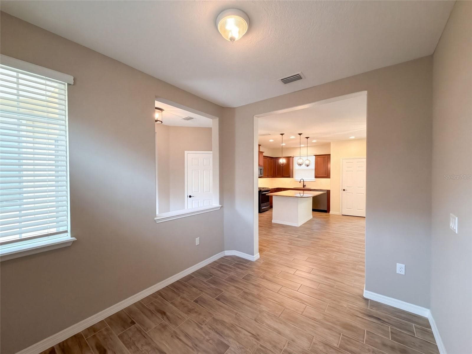 Single Family Residence at 394 ALCOVE DR, GROVELAND, photo 12 of 24