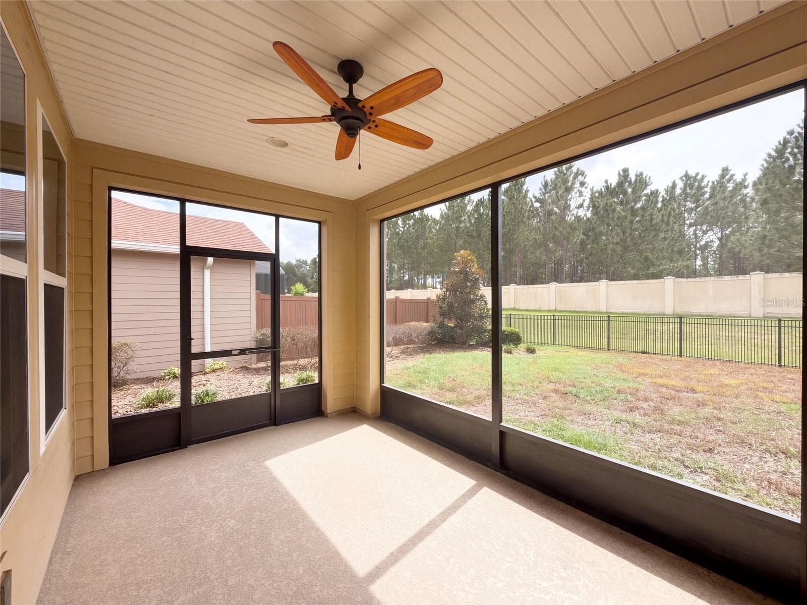 Single Family Residence at 394 ALCOVE DR, GROVELAND, photo 20 of 24