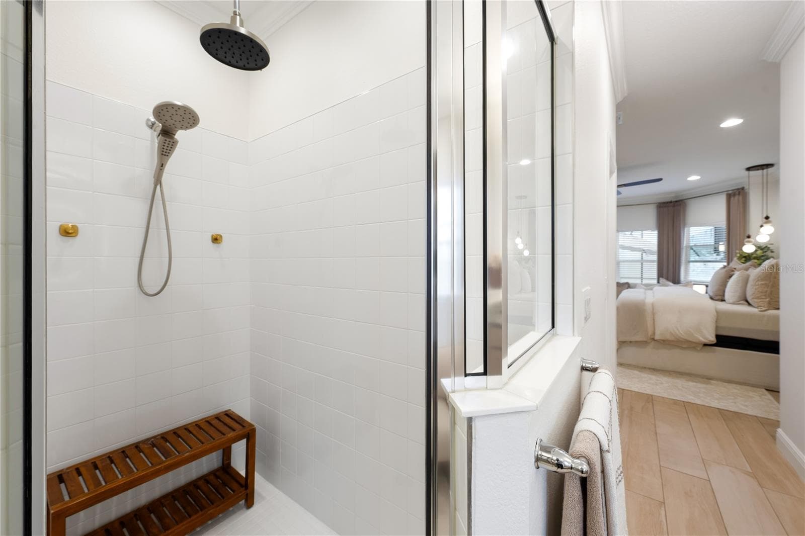 Walk-In Shower - 489 AVILA PL, HOWEY IN THE HILLS