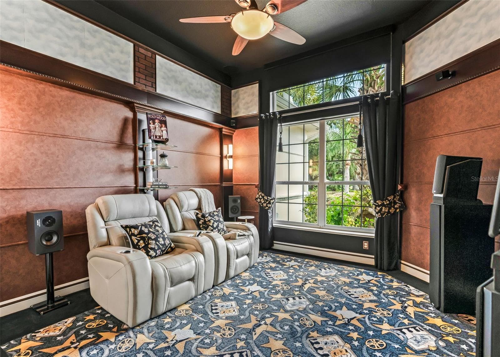 Theater Room 100" Screen - 2917 LARRANAGA DR, THE VILLAGES