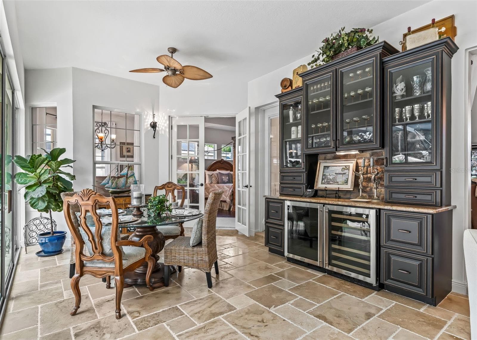 Custom Wine Bar - 2917 LARRANAGA DR, THE VILLAGES