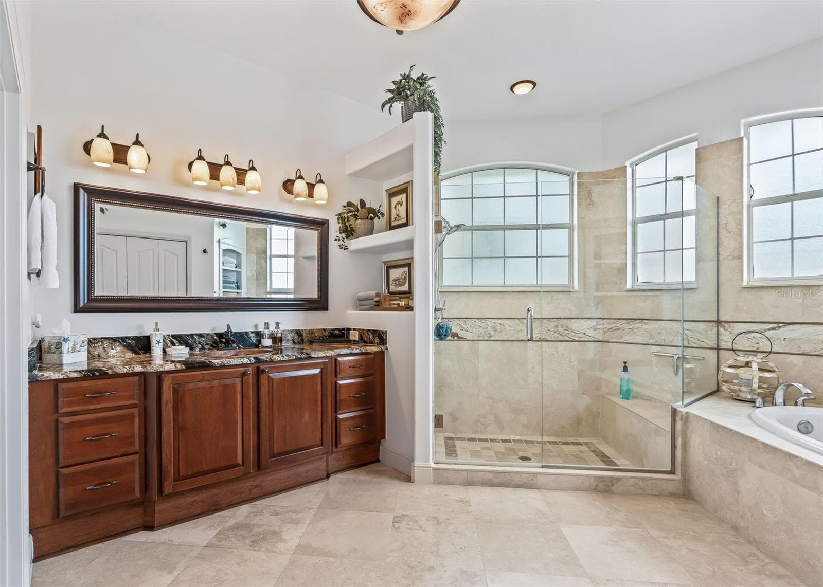 Second Full Vanity, Walk-In Glass Shower, Soaking Tub - 2917 LARRANAGA DR, THE VILLAGES
