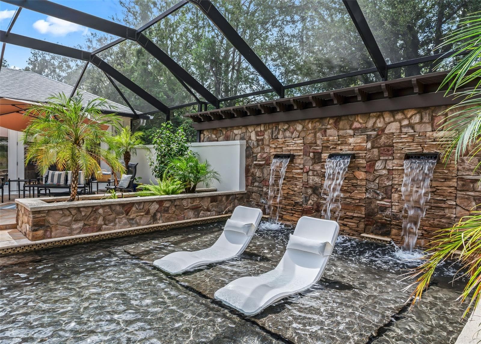 3 Waterfalls on Stone Backdrop - 2917 LARRANAGA DR, THE VILLAGES