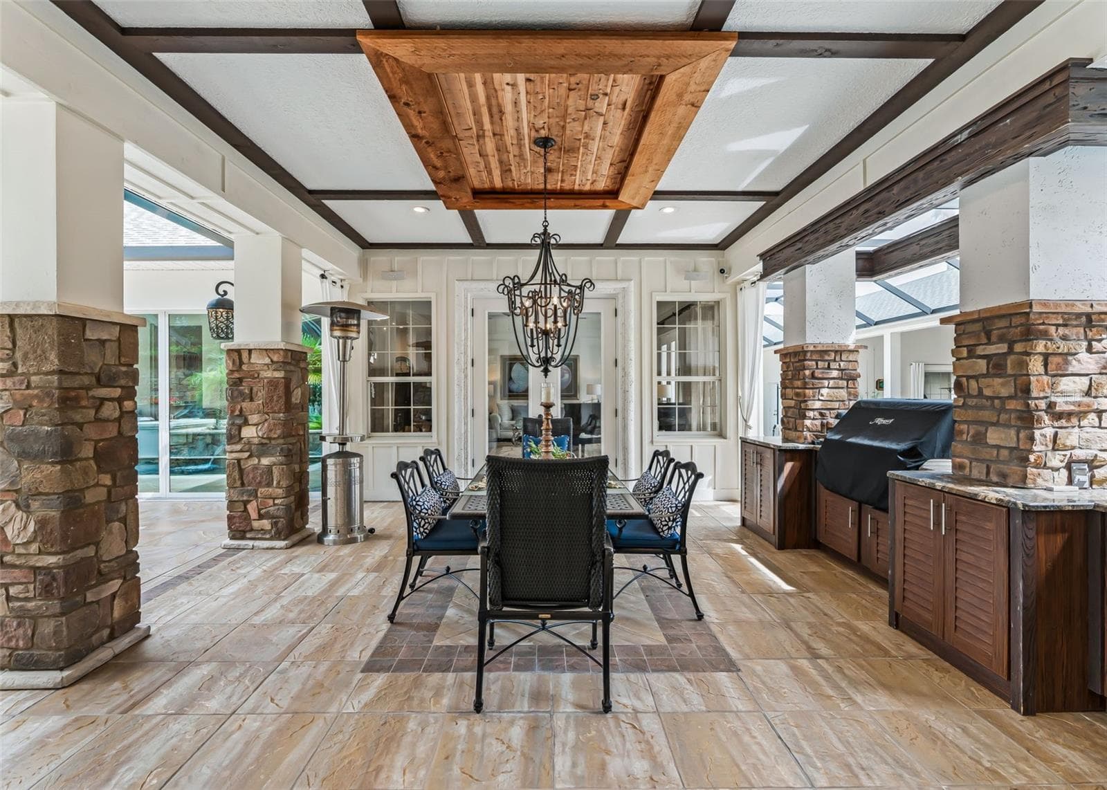 Outdoor Dining Room and Outdoor Kitchen - 2917 LARRANAGA DR, THE VILLAGES