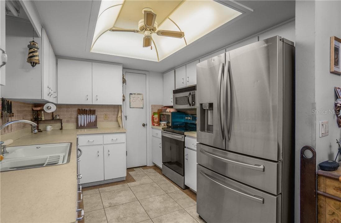 Single Family Residence at 7112 N Croton PT, HERNANDO FL 34442, photo 9 of 32
