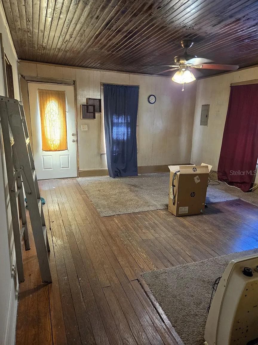 Single Family Residence at 1201 LOWNDE AVE, PENSACOLA, photo 8 of 10