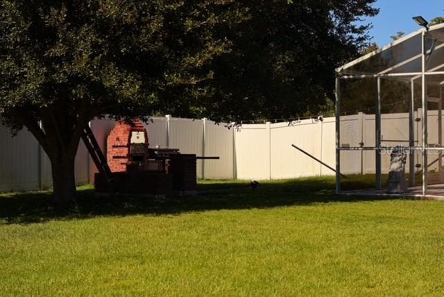 There is plenty of shade under the tree BBQ area - 4030 SANTA BARBARA RD, KISSIMMEE